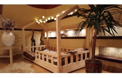 Łóżko domek z barierkami Bella w stylu skandynawskim